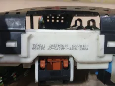 Блок предохранителей Ford Focus 2009 2027109 CB4 SHDC; HWDA; HWDB; SHDA; SHDB