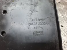 Площадка под АКБ Nissan Qashqai 2012 24428JD20A J10 MR20DE