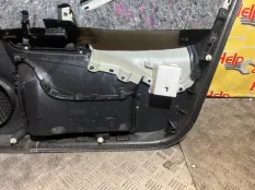 Обшивка двери Nissan Juke 2012 809011KK1B YF15 HR16DE, передняя левая