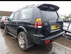 Уголок двери Mitsubishi Pajero Sport 2003 MR109273 K94W 4D56, передний левый