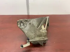 Кронштейн двигателя опорный Volkswagen TOUAREG 2006 070199308B 7L6 BAC, левый