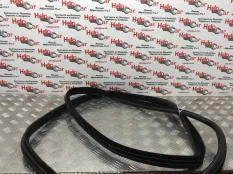 Уплотнитель двери Land Rover Discovery 2013 CGE000434 L319 306DTX, задний левый