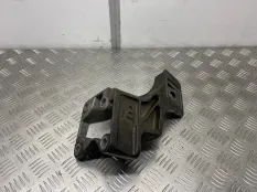 Кронштейн двигателя опорный Land Rover Discovery 2013 AH226037BA L319 306DTX, правый