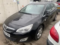 Замок ремня безопасности Opel Astra J 2015 13299303 P10 A16XER, передний