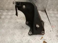 Кронштейн двигателя опорный Land Rover Range Rover 2008 6H436037AB L322 368DT, правый