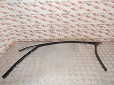 Молдинг на дверь Volkswagen Tiguan 2010 5N0837643C 5N1 CBAB, передний левый