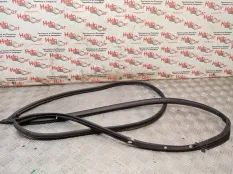Уплотнитель двери Toyota RAV4 2006 6786142050 ACA30 1AZFE, передний правый