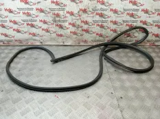 Уплотнитель двери Toyota RAV4 2007 6786242050 ACA30 2ADFTV, передний левый