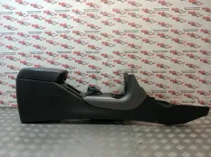 Подлокотник Toyota RAV4 2010 5890142070B2 XA30 2AD-FTV