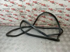 Уплотнитель двери Toyota RAV4 2007 6787242040 ACA30 2ADFTV, задний левый