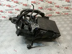 Блок предохранителей Nissan Qashqai 2007 284B8JD00A J10 MR20DE