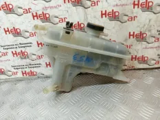 Бачок расширительный Toyota RAV4 2010 1647026120 XA30 2AD-FTV