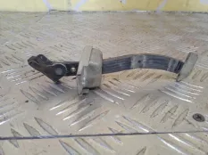 Ограничитель двери Toyota RAV4 2006 6863042030 ACA30 2ADFTV, задний правый