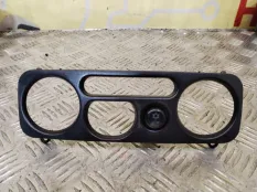 Накладка декоративная Mitsubishi Pajero Sport 2004 MR360582 K94 6G72