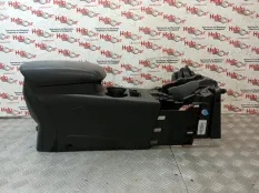 Подлокотник Ford Focus 2011 1838700 CB8 PNDA
