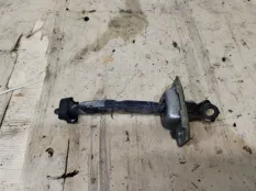 Ограничитель двери Toyota RAV4 2004 6863042020 ACA20 1CDFTV, задний правый