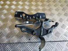 Петля капота Mercedes-Benz S-Class 2007 A2218800428 W221 642930 (OM642), передняя правая
