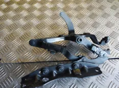 Петля капота Mercedes-Benz S-Class 2007 A2218800328 W221 642930 (OM642), передняя левая