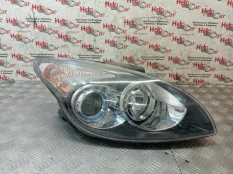Фара Hyundai i30 2009 921022R010 FD G4FA, передняя правая