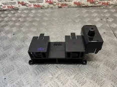 Крышка блока предохранителей Land Rover Range Rover 2003 YWU000031 L322 M57D30