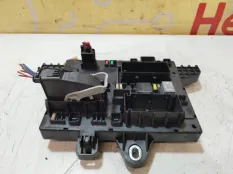 Блок предохранителей Opel Astra J 2009 365927271 P10 A16XER