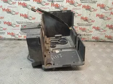 Площадка под АКБ Ford Focus 2010 1402455 CB4 HXDA; HXDB; SIDA