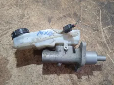 Главный тормозной цилиндр Ford Focus 2010 1689827 CB4 HXDA; HXDB; SIDA