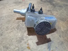 Главный тормозной цилиндр Suzuki Grand Vitara 2007 5110065J00 TD44 F9QB