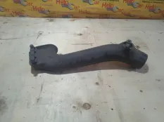 Патрубок воздушный Opel Astra H 2006 55351756 L48 Z16XEP