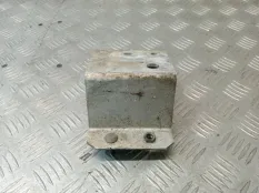 Кронштейн усилителя бампера Toyota RAV4 2010 5832442010 XA30 2AD-FTV, задний левый