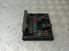 Блок предохранителей Nissan Qashqai 2011 284B7JD02A J10 K9K