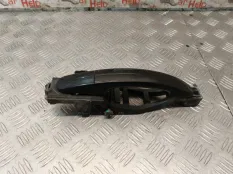 Ручка двери внешняя Ford Focus 2010 1480076 CB4 SHDC; HWDA; HWDB; SHDA; SHDB, передняя левая