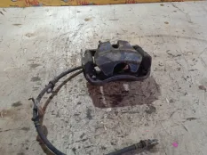 Суппорт Toyota RAV4 2010 4773042090 XA30 2AD-FTV, передний правый