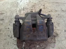 Суппорт Toyota RAV4 2010 4775042090 XA30 2AD-FTV, передний левый