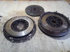 Маховик Toyota RAV4 2010 134500R010 XA30 2AD-FTV