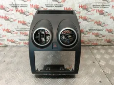 Дефлектор Nissan Qashqai 2009 68260JD02A J10 HR16DE