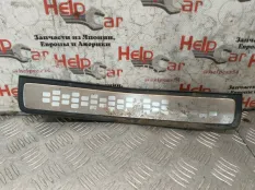 Накладка на порог Honda CR-V 2010 84212SWAA RE6 N22B3, задняя правая