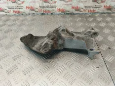 Кронштейн Nissan Qashqai 2011 8200669495 J10 K9K