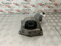 Подушка двигателя Renault Duster 2013 112108139R K4M, правая