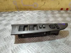 Кнопки стеклоподъемника Lexus IS220D 2009 7423153320 XE20 2ADFHV