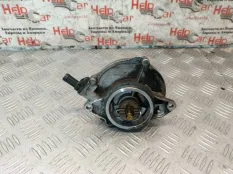 Насос вакуумный AUDI Q7 2009 057145100AE 4LB BUG