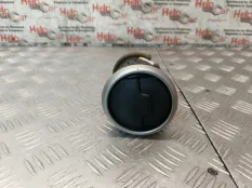 Дефлектор Nissan Qashqai 2011 68760JD10A J10 K9K
