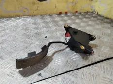 Педаль газа Nissan Qashqai 2009 18002JD000 J10 K9K