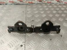 Крепление Toyota RAV4 2009 1653426010 ACA30 2ADFTV