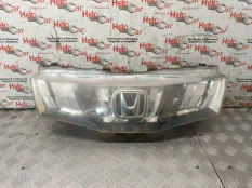 Решетка радиатора Honda Civic 2008 71121SMGE01 FK2 R18A2