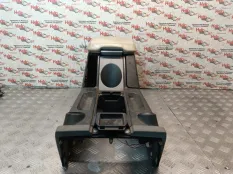 Подлокотник Land Rover Range Rover 2004 FJZ000070 L322 M57D30