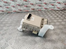 Блок предохранителей Toyota Avensis 2014 8273005C80 ADT271 1ADFTV