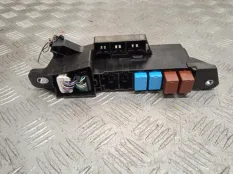 Блок предохранителей Toyota C-HR 2022 71547922 ZYX11R-AHXGBW 2ZR-FXE