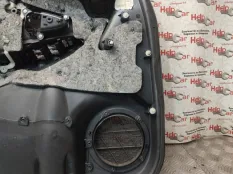 Обшивка двери Toyota RAV4 2009 6761042760B6 ACA30 3ZRFAE, передняя правая