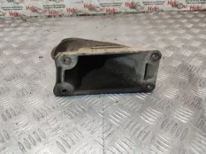 Кронштейн двигателя опорный Land Rover Range Rover 2004 KKU000410 L322 M57D30, правый